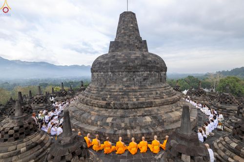 ภาพ No.331593:วันอาทิตย์ที่ 31 พฤษภาคม พ.ศ. 2569 เทศกาลวิสาขบูชานานาชาติ มหาเจดีย์บุโรพุทโธ (Borobudur) ในจังหวัดชวากลาง ประเทศอินโดนีเซีย