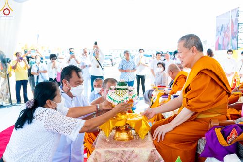 ภาพ No.79516:พิธีเททองหล่อพระประธาน ประจำอุโบสถวัดสายสุวพรรณ ณ มณฑลพิธีฯ ธรรมอุทยาน สัตตมหาสถาน หน้าอุโบสถวัดสายสุวพรรณ ต.คลองสี่ อ.คลองหลวง จ.ปทุมธานี วันเสาร์ที่ 1 เมษายน พ.ศ. 2566