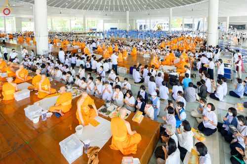 ภาพ No.78101:พิธีบุพเปตพลี ครั้งที่ 132 เพื่ออุทิศบุญกุศลแด่บรรพบุรุษผู้ล่วงลับ วันที่ 21 มีนาคม พ.ศ. 2566 ณ วัดพระธรรมกาย