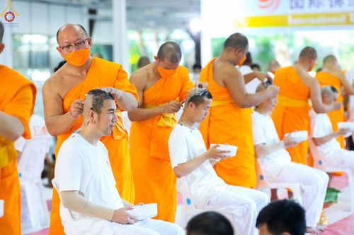 ภาพ No.83248:พิธีตัดปอยผมและปลงผม ในโครงการบรรพชาอุปสมบทหมู่ ธรรมทายาทนานาชาติ (ภาคภาษาจีน) รุ่นที่ 18 ณ วัดพระธรรมกาย วันเสาร์ที่ 8 กรกฎาคม พ.ศ.2566