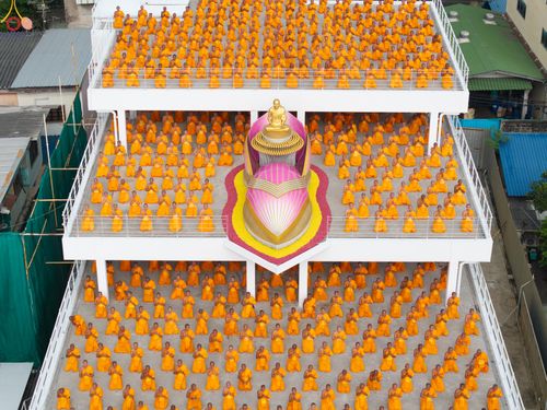 ภาพ No.300034:วันที่ 22 มกราคม พ.ศ.2569 พระธรรมยาตราปฏิบัติธรรม และถ่ายภาพหมู่ประวัติศาสตร์ ณ อาคารธรรมยาตรา กตัญญูบูชามหาปูชนียาจารย์  ตรงข้ามวัดปากน้ำภาษีเจริญ จ.กรุงเทพมหานคร ในโครงการธรรมยาตรา กตัญญูบูชา มหาปูชนียาจารย์ พระมงคลเทพมุนี(สด จนฺทสโร) พระผู้ปราบมาร อนุ