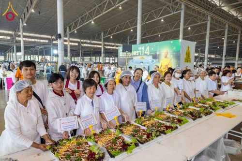 ภาพ No.306862:วันที่ 31 มกราคม พ.ศ. 2569 พิธีถวายภัตตาหารเป็นสังฆทาน แด่พระธรรมยาตรา ณ วัดพระธรรมกาย  จังหวัดปทุมธานี ในโครงการธรรมยาตรา กตัญญูบูชา มหาปูชนียาจารย์ พระมงคลเทพมุนี(สด จนฺทสโร) พระผู้ปราบมาร อนุสรณ์สถาน 7 แห่ง ปีที่ 14