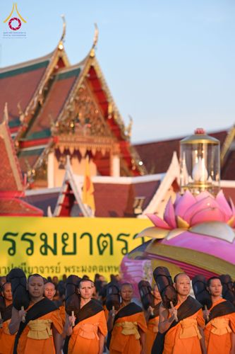 ภาพ No.294687:วันอาทิตย์ที่ 14 ธันวาคม พ.ศ.2568 พระธรรมยาตราปฏิบัติธรรมและถ่ายภาพหมู่ประวัติศาสตร์ ณ วัดสองพี่น้อง ต.ต้นตาล อ.สองพี่น้อง จ.สุพรรณบุรี ในโครงการธรรมยาตรา กตัญญูบูชา มหาปูชนียาจารย์ พระมงคลเทพมุนี(สด จนฺทสโร) พระผู้ปราบมาร อนุสรณ์สถาน 7 แห่ง ปีที่ 14