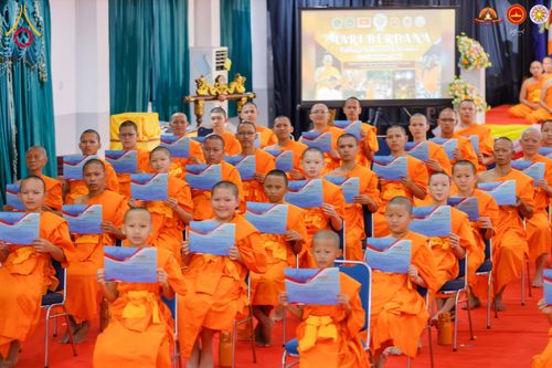 ภาพ No.280016:วันที่ 31 ธันวาคม พ.ศ. 2568 พิธีปิดโครงการอบรมสามเณรอินโดนีเซีย