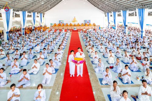 ภาพ No.327118:วันศุกร์ที่ 1 พฤษภาคม พ.ศ.2569 พิธีทอดผ้าป่า โปรยรัตนชาติ ตอกเสาเข็มมงคลต้นแรก สถาปนา “องค์พระเจดีย์เพื่อสร้างสันติภาพโลก” (แห่งแรกของภาคอีสาน) ณ ธุดงคสถานอำนาจเจริญ  อ.เมือง จ.อำนาจเจริญ