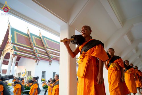 ภาพ No.297358:วันที่ 15 มกราคม พ.ศ.2569 พระธรรมยาตราปฏิบัติธรรมและถ่ายภาพหมู่ประวัติศาสตร์ อนุสรณ์สถานลำดับที่ 4 สถานที่เกิดด้วยกายธรรม  ณ วัดโบสถ์บน ต.บางคูเวียง จ.นนทบุรี ในโครงการธรรมยาตรา กตัญญูบูชา มหาปูชนียาจารย์ พระมงคลเทพมุนี(สด จนฺทสโร) พระผู้ปราบมาร อนุสรณ์ส