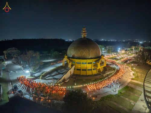 ภาพ No.321751:วันที่ 12 เมษายน พ.ศ.2569 วัดพระธรรมกาย ร่วมกับพุทธสภาแห่งอินเดีย ถวายมหาสังฆทาน 135 วัด ดร.ภีมราว รามชี อัมเบดการ์ (Dr. B.R. Ambedkar) รัฐบุรุษผู้ฟื้นฟูพระพุทธศาสนา ณ วัดพุทธสันติวันธรรมชัย เมืองนาคปูร์ รัฐมหาราษฏระ สาธารณรัฐอินเดีย