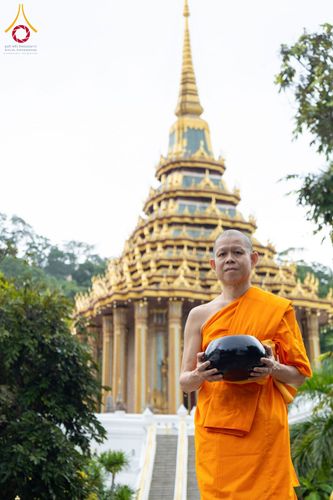 ภาพ No.351404:วันที่ 22 กันยายน พ.ศ. 2569  พิธีตักบาตรสามเณรธรรมทายาท โครงการบรรพชาพัฒนาคุณธรรม จริยธรรม  สำหรับนักเรียนนายสิบตำรวจ (นสต.) รุ่นที่ 16 ศูนย์ฝึกอบรมตำรวจภูธรภาค 1  ณ วัดพระพุทธบาทราชวรมหาวิหาร
