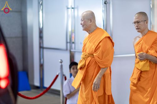 ภาพ No.287669:วันที่ 1 มกราคม พ.ศ. 2569 พิธีบูชาข้าวพระ ณ สภาธรรมกายสากล วัดพระธรรมกาย