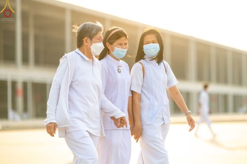 ภาพ No.75201:พิธีจุดประทีปถวายเป็นพุทธบูชา และบูชาธรรมมหาปูชนียาจารย์ ในโครงการธรรมยาตรากตัญญูบูชา มหาปูชนียาจารย์ พระมงคลเทพมุนี(สด จนฺทสโร) พระผู้ปราบมาร ปีที่ 11 ณ อนุสรณ์สถานลำดับที่ 7 สถานที่ขยายวิชชาธรรมกาย วัดพระธรรมกาย จ.ปทุมธานี วันที่ 31 มกราคม พ.ศ. 2566