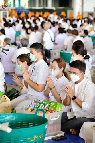 ภาพ No.81479:พิธีตักบาตร ข้าวสารอาหารแห้ง และพิธีบูชาข้าวพระ ณ สภาธรรมกายสากล วัดพระธรรมกาย วันเสาร์ที่ 3 มิถุนายน 2566