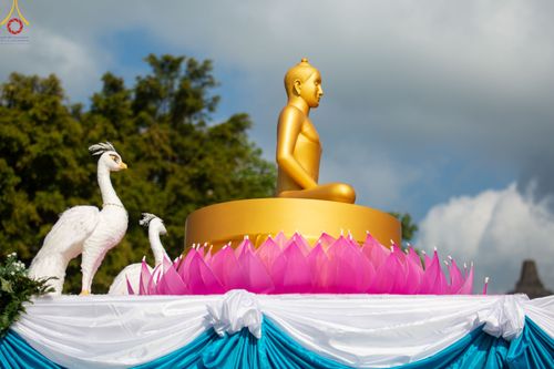 ภาพ No.81963:พิธีจุดวิสาขประทีป 22,000 ดวงและโคมลอย 3,000 ดวง ( Festival  lampion Vesak Indonesia) ณ มหาเจดียบรมพุทโธ อินโดนีเซีย  วันอาทิตย์ที่ 4 มิ.ย. พ.ศ.2566