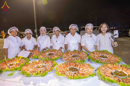 ภาพ No.300129:วันที่ 22 มกราคม พ.ศ. 2569 พิธีถวายภัตตาหารเป็นสังฆทาน แด่พระธรรมยาตรา ณ อนุสรณ์สถานบางปลา วัดบางปลา อำเภอบางเลน จังหวัดนครปฐม ในโครงการธรรมยาตรา กตัญญูบูชา มหาปูชนียาจารย์ พระมงคลเทพมุนี(สด จนฺทสโร) พระผู้ปราบมาร อนุสรณ์สถาน 7 แห่ง ปีที่ 14