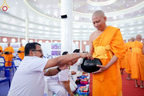 ภาพ No.314245:วันอังคารที่ 17 มีนาคม พ.ศ. 2569 พิธีตักบาตรฉลองสามเณรใหม่ 500 รูป  ณ มณฑลพิธีลุมพินี ประเทศเนปาล