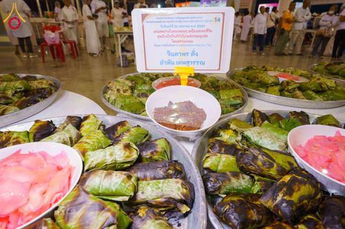 ภาพ No.303148:วันที่ 26 มกราคม พ.ศ. 2569 พิธีถวายภัตตาหารเป็นสังฆทาน แด่พระธรรมยาตรา ณ วัดพระธรรมกาย  จังหวัดปทุมธานี ในโครงการธรรมยาตรา กตัญญูบูชา มหาปูชนียาจารย์ พระมงคลเทพมุนี(สด จนฺทสโร) พระผู้ปราบมาร อนุสรณ์สถาน 7 แห่ง ปีที่ 14