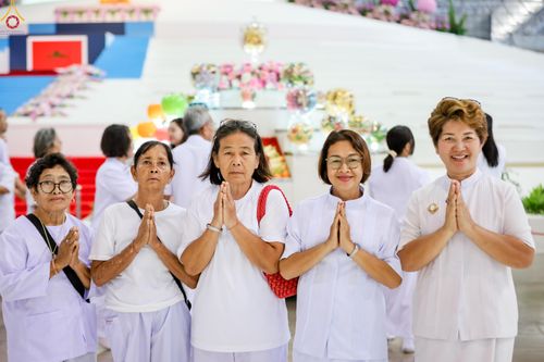 ภาพ No.311388:วันอาทิตย์ต้นเดือนที่ 1 มีนาคม พ.ศ.2569 พิธีตักบาตร และ พิธีบูชาข้าวพระ ณ สภาธรรมกายสากล วัดพระธรรมกาย