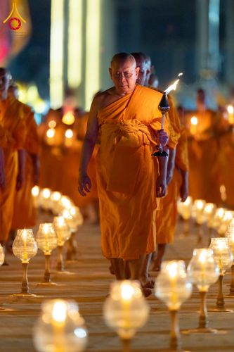 ภาพ No.312497:วันอังคารที่ 3 มีนาคม พ.ศ.2569 พิธีเวียนประทักษิณและจุดมาฆประทีป (ภาพชุดที่ 2) ณ ลานธรรมพระมหาธรรมกายเจดีย์ วัดพระธรรมกาย