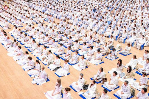 ภาพ No.344382:วันที่ 21-23 สิงหาคม พ.ศ. 2569 สัมมนารวมใจผู้นำบุญ บูชาธรรม 82 ปี หลวงพ่อธัมมชโย รุ่นที่ 1 กฐินสามัคคีทั่วไทย 30,000 วัด โครงการอุปสมบทบูชาธรรมมหาปูชนียาจารย์ 3,000 รูป  ณ ศูนย์ปฏิบัติธรรมเวิล์ดพีช วัลเล่ย์ จ.นครราชสีมา