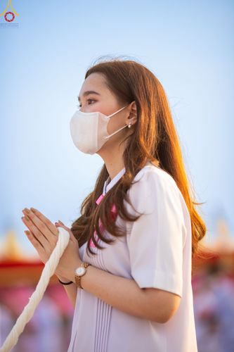 ภาพ No.79225:พิธีอัญเชิญองค์พระบรมพุทธเจ้า 24 องค์ เวียนประทักษิณรอบพระมหาธรรมกายเจดีย์ ณ วัดพระธรรมกาย  วันที่ 2 เมษายน พ.ศ. 2566