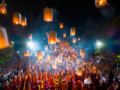 ภาพ No.82090:พิธีจุดวิสาขประทีป 22,000 ดวงและโคมลอย 3,000 ดวง ( Festival  lampion Vesak Indonesia) ณ มหาเจดียบรมพุทโธ อินโดนีเซีย  วันอาทิตย์ที่ 4 มิ.ย. พ.ศ.2566