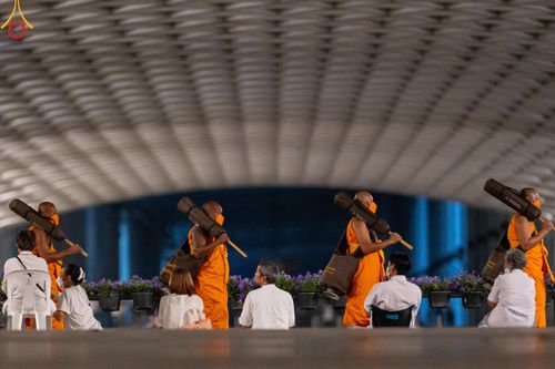 ภาพ No.120545:พิธีต้อนรับพระธรรมยาตรา ในโครงการธรรมยาตรา กตัญญูบูชา มหาปูชนียาจารย์ พระมงคลเทพมุนี(สด จนฺทสโร) พระผู้ปราบมาร อนุสรณ์สถาน 7 แห่ง ปีที่ 12 วันที่ 28 มกราคม พ.ศ. 2567 ณ วัดพระธรรมกาย จ.ปทุมธานี (ชุดที่ 2)