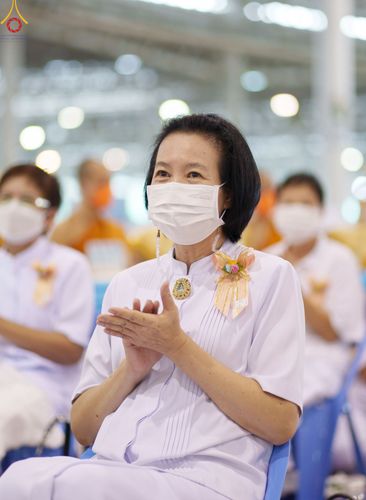 ภาพ No.85308:พิธีมุทิตาสักการะพระภิกษุ ผู้สอบได้เปรียญธรรม ๙ ประโยคระดับโลก, พิธีมอบโล่เกียรติยศและทุนการศึกษา สำนักเรียนบาลีดีเด่นทั่วประเทศ ในวันสมาธิโลก อาทิตย์ที่ 6 สิงหาคม พ.ศ. 2566 ณ สภาธรรมกายสากล วัดพระธรรมกาย