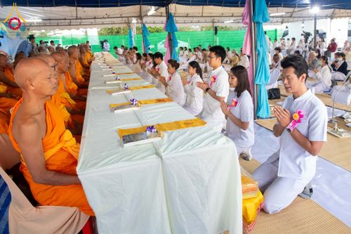 ภาพ No.291380:วันที่ 10 มกราคม พ.ศ. 2569 พิธีถวายภัตตาหารเป็นสังฆทาน แด่พระธรรมยาตรา ณ อนุสรณ์สถานคลองบางนางแท่น อ.สามพราน จ.นครปฐม ในโครงการธรรมยาตรา กตัญญูบูชา มหาปูชนียาจารย์ พระมงคลเทพมุนี(สด จนฺทสโร) พระผู้ปราบมาร อนุสรณ์สถาน 7 แห่ง ปีที่ 14