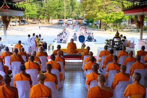 พิธีถวายสังฆทานแด่คณะสงฆ์ ๓๒๓ วัด พิธีมอบกองทุนหนุนแรงใจช่วยครูใต้และพิธีทำบุญอุทิศส่วนกุศลแด่ผู้วายชนม์ในเหตุการณ์ความไม่สงบ ๔ จังหวัดชายแดนภาคใต้  (ปัตตานี ยะลา นราธิวาส สงขลา) ปีที่ ๑๙ ครั้งที่ ๑๖๑ พิธีมอบกองทุนหนุนแรงใจช่วยครูใต้ (ปีที่ ๑๖ ครั้งที่ ๑