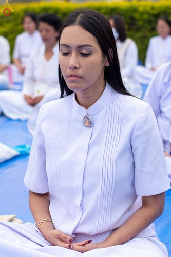 ภาพ No.78193:พิธีจุดประทีปและเวียนประทักษิณถวายเป็นพุทธบูชา ในโครงการบรรพชาสามเณรหมู่ ณ ลุมพินีวัน ประเทศเนปาล  วันที่ 16 มีนาคม พ.ศ. 2566