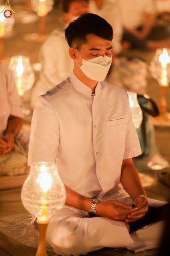 ภาพ No.75319:พิธีจุดประทีปถวายเป็นพุทธบูชา และบูชาธรรมมหาปูชนียาจารย์ ในโครงการธรรมยาตรากตัญญูบูชา มหาปูชนียาจารย์ พระมงคลเทพมุนี(สด จนฺทสโร) พระผู้ปราบมาร ปีที่ 11 ณ อนุสรณ์สถานลำดับที่ 7 สถานที่ขยายวิชชาธรรมกาย วัดพระธรรมกาย จ.ปทุมธานี วันที่ 31 มกราคม พ.ศ. 2566