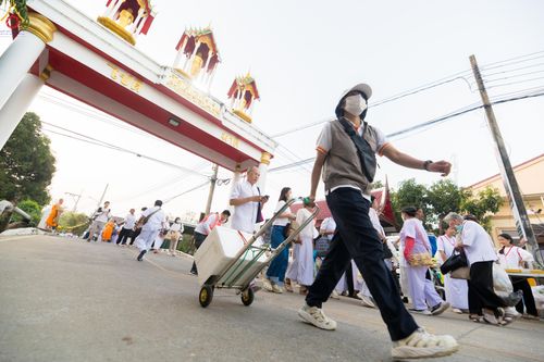 ภาพ No.301517:ภาพเบื้องหลังอาสาสมัครรวมใจ ชุดที่ 4 ในโครงการธรรมยาตรา กตัญญูบูชา มหาปูชนียาจารย์ พระมงคลเทพมุนี(สด จนฺทสโร) พระผู้ปราบมาร อนุสรณ์สถาน 7 แห่ง ปีที่ 14