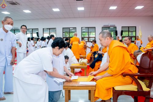 ภาพ No.343012:วันอาทิตย์ที่ 9 สิงหาคม พ.ศ.2569 พิธีมอบพัด ตั้งฐานานุกรม พระราชภาวนาวชิรวิเทศ วิ. ณ ห้องอาคารปลูกศรัทธา 2 วัดพระธรรมกาย