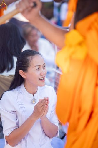 ภาพ No.290498:วันที่ 7 มกราคม พ.ศ. 2569 พิธีต้อนรับพระธรรมยาตรา ณ อนุสรณ์สถานลำดับที่ 2  สถานที่ตั้งมโนปณิธานบวชตลอดชีวิต อนุสรณ์สถานคลองบางนางแท่น (ภาพชุดที่ 2) อ.สามพราน จ.นครปฐม ในโครงการธรรมยาตรา กตัญญูบูชา มหาปูชนียาจารย์ พระมงคลเทพมุนี(สด จนฺทสโร) พระผู้ปราบมาร 