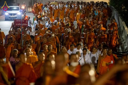 ภาพ No.324551:วันที่ 22 เมษายน พ.ศ.2569 (วันคุ้มครองโลก) บรรยากาศพระสังฆาธิการและสาธุชน การเดินทางกลับ งานถวายมหาสังฆทาน 40,000 กว่าวัดทั่วประเทศ วัดพระธรรมกาย