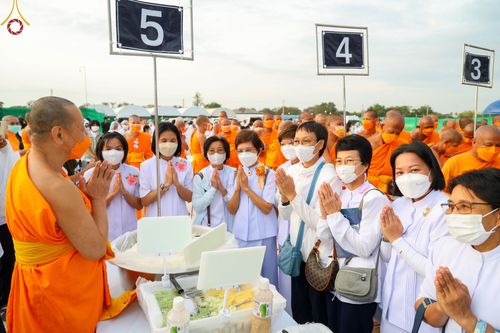 ภาพ No.74146:พิธีถวายภัตตาหารเป็นสังฆทาน แด่คณะพระธรรมยาตราฯ ในโครงการธรรมยาตรากตัญญูบูชา มหาปูชนียาจารย์ พระมงคลเทพมุนี(สด จนฺทสโร) พระผู้ปราบมาร อนุสรณ์สถาน 7 แห่ง ปีที่ 11 วันที่ 25 มกราคม พ.ศ. 2566