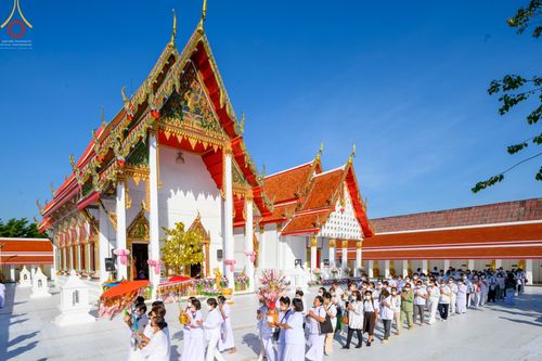 ภาพ No.71618:พระธรรมยาตรา ปฏิบัติศาสนกิจ ทำนุบำรุงศาสนสถาน, ปฏิบัติธรรม ร่วมกับชุมชน,นักเรียนเด็กดีวีสตาร์ และร่วมพิธีทอดผ้าป่าบำรุงศาสนสถาน ในโครงการธรรมยาตรากตัญญูบูชา มหาปูชนียาจารย์ พระมงคลเทพมุนี(สด จนฺทสโร) พระผู้ปราบมาร อนุสรณ์สถาน 7 แห่ง ปีที่ 11 ณ วัดสองพี่น