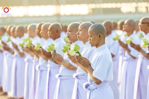 ภาพ No.320882:วันเสาร์ที่ 11 เมษายน พ.ศ.2569 พิธีเวียนประทักษิณ พิธีวันทาเจดีย์ โครงการอุปสมบทหมู่ บูชาธรรมหลวงพ่อธัมมชโย พ.ศ.2569 โครงการอุปสมบทหมู่ธรรมทายาท ระดับอุดมศึกษา รุ่น 53 (ภาคฤดูร้อน) ณ วัดพระธรรมกาย ปทุมธานี