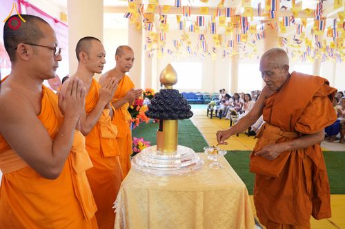 ภาพ No.323297:วันอาทิตย์ที่ 19 เมษายน พ.ศ. 2569 พิธีเจริญพระพุทธมนต์สมโภช “พระพุทธเมตตา” อัญเชิญพระบรมสารีริกธาตุ เพื่อบรรจุและประดิษฐาน ณ เกศมาลา “พระพุทธเมตตา” พระประธานในศาลาการเปรียญวัดหนองเต่า ณ วัดหนองเต่า ต.บึงพะไล อ.แก้งสนามนาง จ.นครราชสีมา