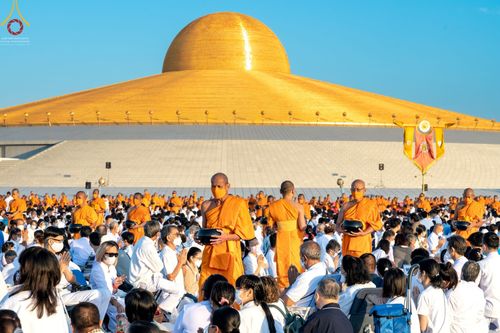 ภาพ No.68735:พิธีตักบาตรฉลองพระใหม่ วันที่ 1 มกราคม พ.ศ. 2566 ณ วัดพระธรรมกาย จ.ปทุมธานี