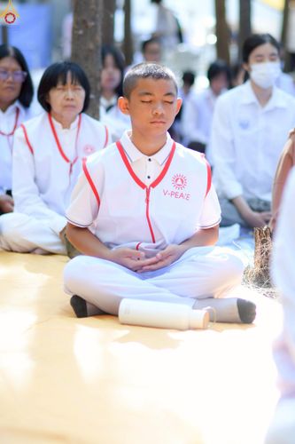 ภาพ No.296196:ภาพเบื้องหลังอาสาสมัครรวมใจ ชุดที่ 2 ในโครงการธรรมยาตรา กตัญญูบูชา มหาปูชนียาจารย์ พระมงคลเทพมุนี(สด จนฺทสโร) พระผู้ปราบมาร อนุสรณ์สถาน 7 แห่ง ปีที่ 14