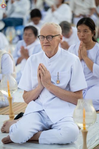 ภาพ No.294015:วันที่ 14 มกราคม พ.ศ. 2569 พิธีจุดประทีปถวายเป็นพุทธบูชา และบูชาธรรมมหาปูชนียาจารย์  ณ วัดสองพี่น้อง ต.ต้นตาล อ.สองพี่น้อง จ.สุพรรณบุรี ในโครงการธรรมยาตรา กตัญญูบูชา มหาปูชนียาจารย์ พระมงคลเทพมุนี(สด จนฺทสโร) พระผู้ปราบมาร อนุสรณ์สถาน 7 แห่ง ปีที่ 14