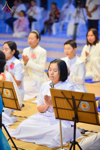 ภาพ No.292562:วันที่ 12 มกราคม พ.ศ. 2569 พิธีถวายภัตตาหารเป็นสังฆทาน แด่พระธรรมยาตรา ณ อนุสรณ์สถานมหาวิหารพระมงคลเทพมุนี (โลตัสแลนด์) อ.สองพี่น้อง จ.สุพรรณบุรี ในโครงการธรรมยาตรา กตัญญูบูชา มหาปูชนียาจารย์ พระมงคลเทพมุนี(สด จนฺทสโร) พระผู้ปราบมาร อนุสรณ์สถาน 7 แห่ง ปี