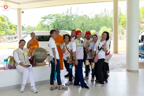 ภาพ No.340232:วันที่ 23 กรกฎาคม พ.ศ. 2569 พิธีเปิดโครงการพัฒนาคุณธรรม จริยธรรม สำหรับนักเรียนนายสิบตำรวจ (นสต.) รุ่นที่ 17 ศูนย์ฝึกอบรมตำรวจภูธรภาค 1 ระหว่างวันที่ 23-27 กรกฏาคม 2569 ( 5 วัน 4 คืน) ณ ศูนย์ปฏิบัติธรรมเวิล์ดพีช วัลเล่ย์ (World Peace Valley) เขาใหญ่  ต.ห