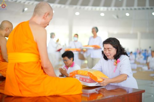 ภาพ No.328846:วันเสาร์ที่ 16 พฤษภาคม พ.ศ.2569 พิธีบุพเปตพลี ครั้งที่ 183 ร่วมอุทิศบุญแด่หมู่ญาติที่ล่วงลับไปแล้ว และสืบทอดอายุพระพุทธศาสนา ณ หอฉันคุณยายอาจารย์ฯ  วัดพระธรรมกาย