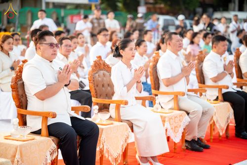 ภาพ No.318031:วันเสาร์ที่ 4 เมษายน พ.ศ. 2569 งานทำบุญเมืองใจกลางอยุธยา  ตักบาตรพระ 1,109 รูป ณ ถนนชีกุน หน้าวัดมหาธาตุ และวัดราชบูรณะ