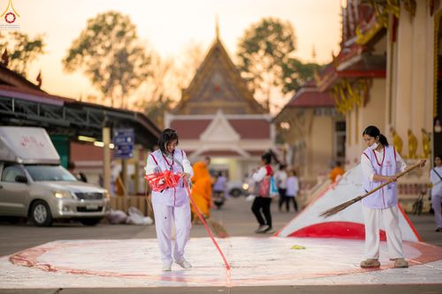 ภาพ No.300619:ภาพเบื้องหลังอาสาสมัครรวมใจ ชุดที่ 3 ในโครงการธรรมยาตรา กตัญญูบูชา มหาปูชนียาจารย์ พระมงคลเทพมุนี(สด จนฺทสโร) พระผู้ปราบมาร อนุสรณ์สถาน 7 แห่ง ปีที่ 14