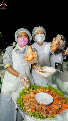 ภาพ No.72591:พิธีถวายภัตตาหารเป็นสังฆทาน แด่คณะพระธรรมยาตราฯ ในโครงการธรรมยาตรากตัญญูบูชา มหาปูชนียาจารย์ พระมงคลเทพมุนี(สด จนฺทสโร) พระผู้ปราบมาร อนุสรณ์สถาน 7 แห่ง ปีที่ 11 วันที่ 19 มกราคม พ.ศ. 2566