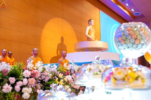 ภาพ No.337869:วันอาทิตย์ต้นเดือน 5 กรกฎาคม พ.ศ.2569 พิธีบูชาข้าวพระ ณ สภาธรรมกายสากล วัดพระธรรมกาย