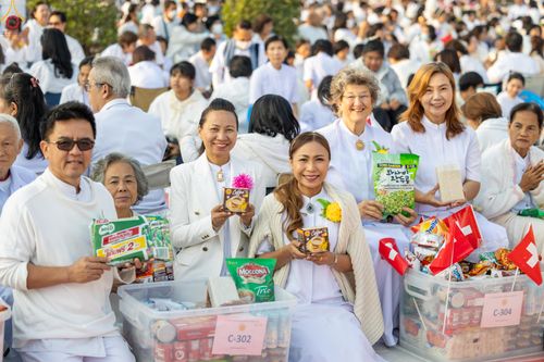 ภาพ No.294476:วันที่ 14 มกราคม พ.ศ. 2569 พิธีตักบาตรพระธรรมยาตรา ณ วัดสองพี่น้อง ต.ต้นตาล อ.สองพี่น้อง จ.สุพรรณบุรี ในโครงการธรรมยาตรา กตัญญูบูชา มหาปูชนียาจารย์ พระมงคลเทพมุนี(สด จนฺทสโร) พระผู้ปราบมาร อนุสรณ์สถาน 7 แห่ง ปีที่ 14