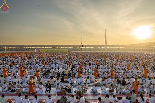 ภาพ No.68737:พิธีตักบาตรฉลองพระใหม่ วันที่ 1 มกราคม พ.ศ. 2566 ณ วัดพระธรรมกาย จ.ปทุมธานี